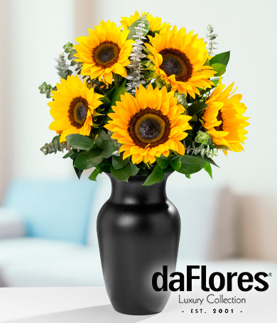 Girasoles en Florero Negro